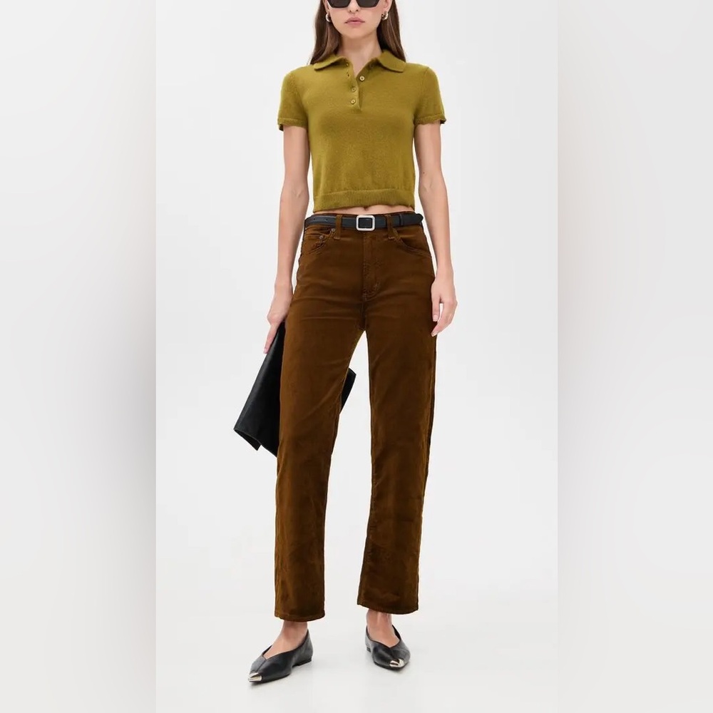 NWT- Citizens of Humanity Delfina Straight Velvet
In Golden- sz. 24